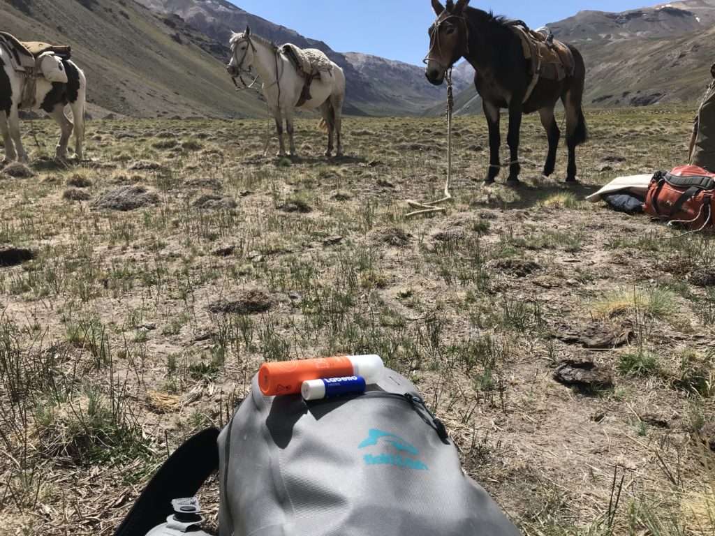 Crème à bronzer et stick à lèvre obligatoire pour un séjour pêche à la mouche en Patagonie