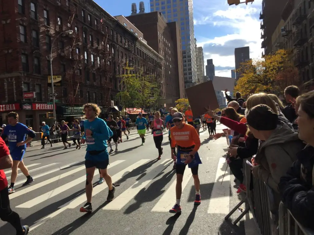 Des vagues de coureurs au Marathon de New York