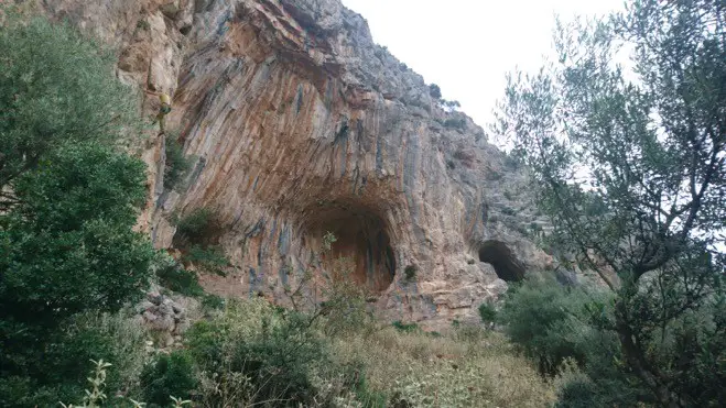 Escalade en grèce sur le Secteur Twin Caves à Leonidio