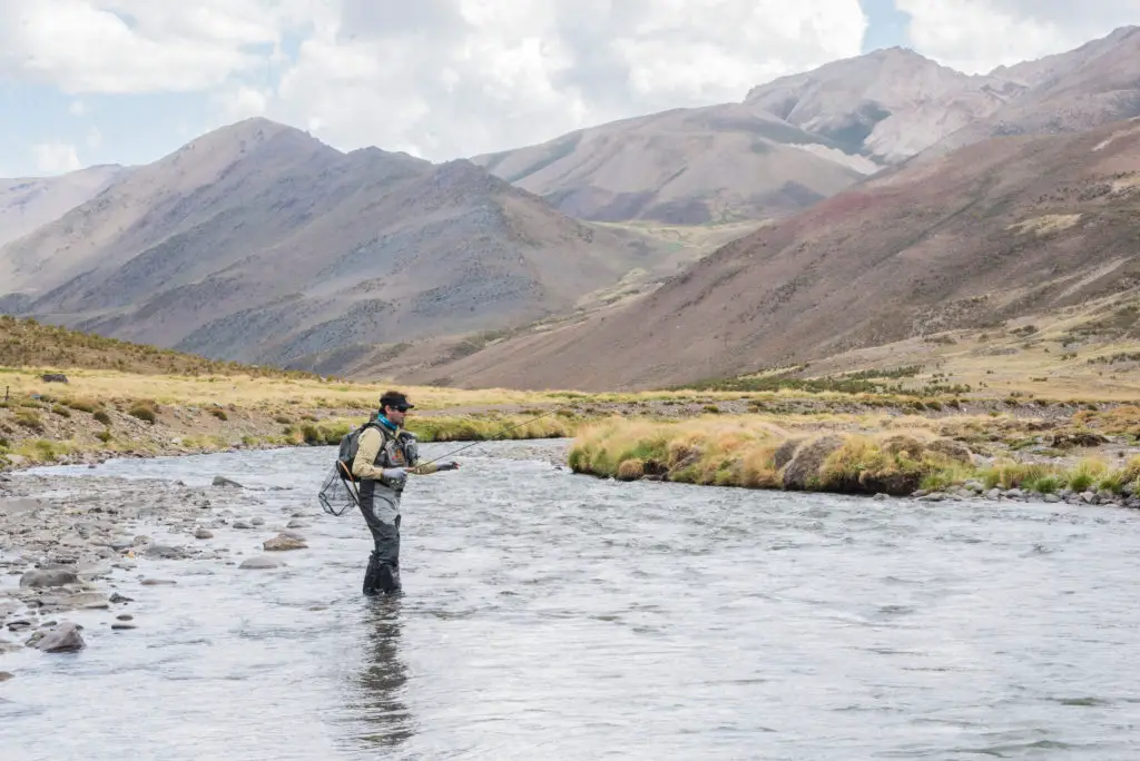 Pêche à la mouche en Patagonie du Nord en Argentine au sud de Mendoza près de la Leñas