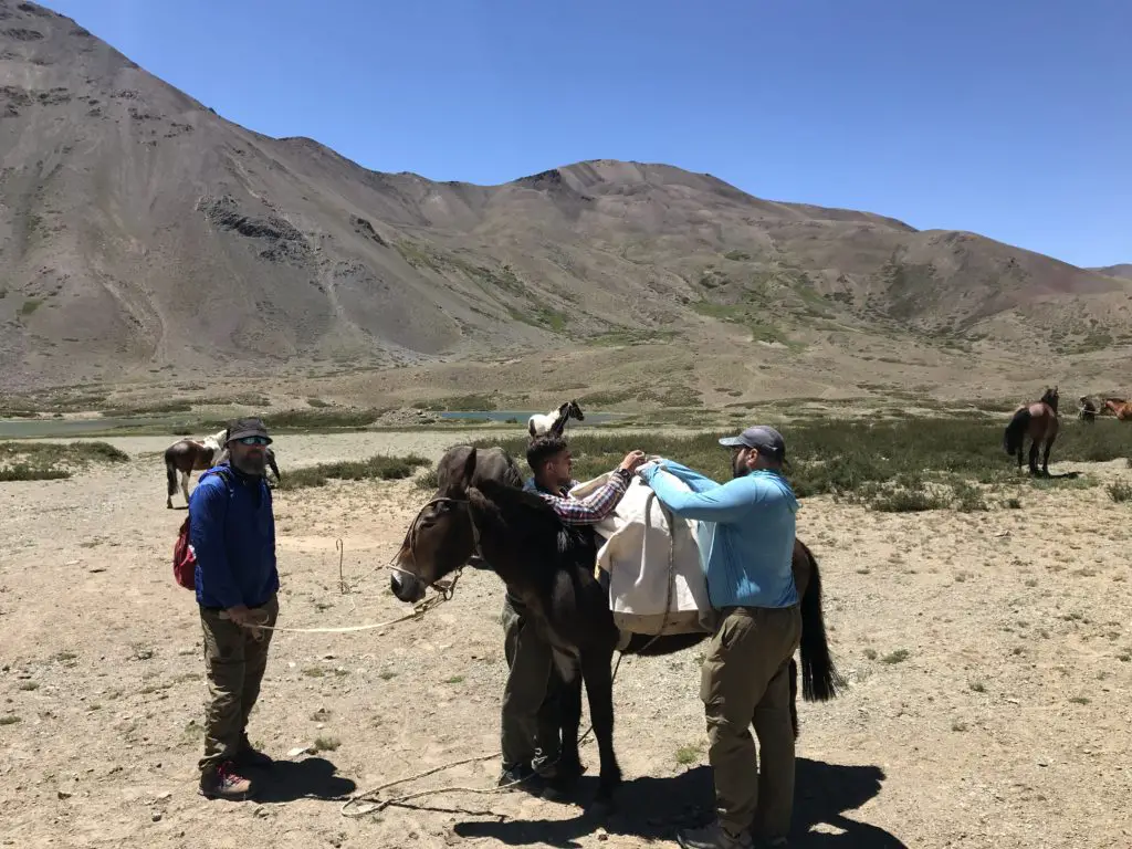 arrivée à la laguna las cargas dans la valle noble apres 3h de rando a cheval en argentine