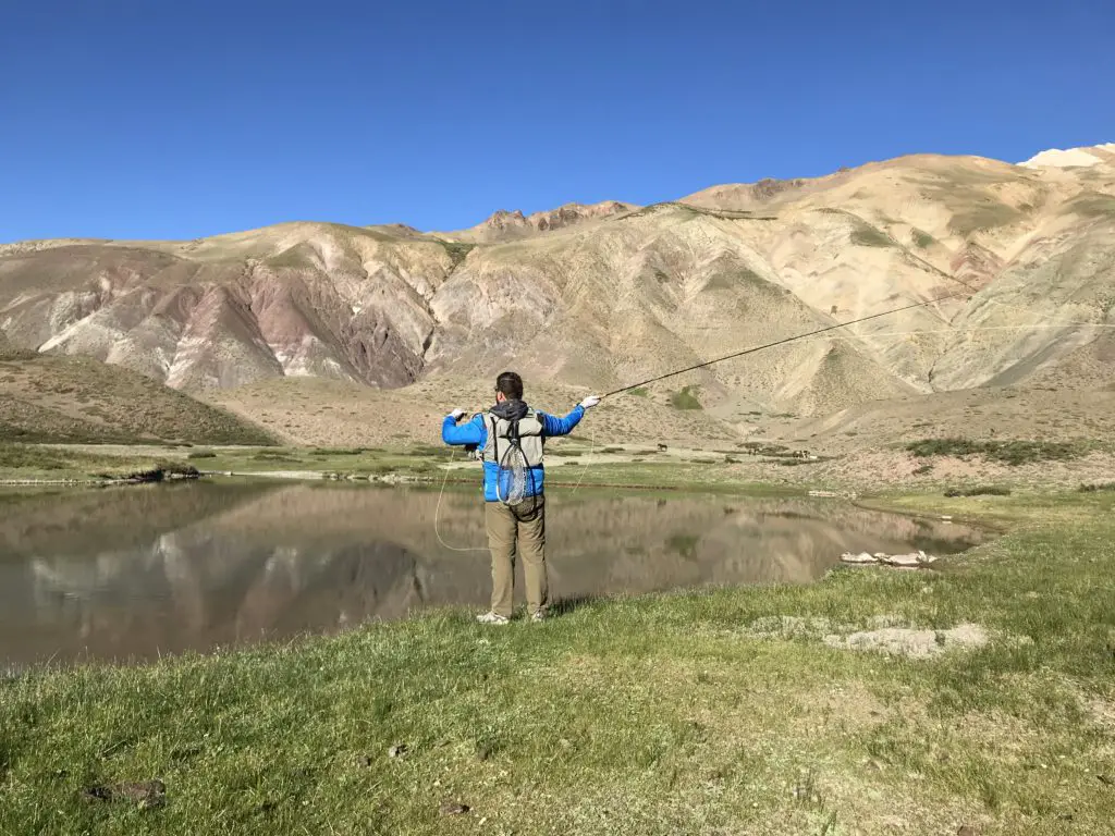 coup du matin sur la laguna las cargas dans la valle noble en argentine 