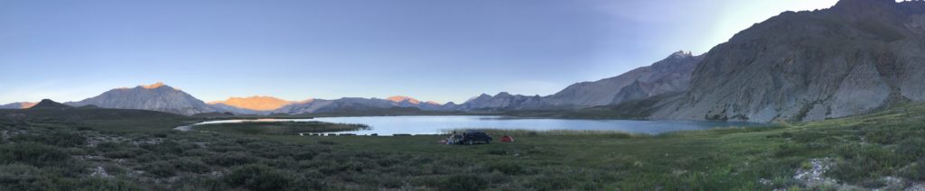 Panorama sur la valle Hermoso de la province de Mendoza en Patagonie du Nord en Argentine