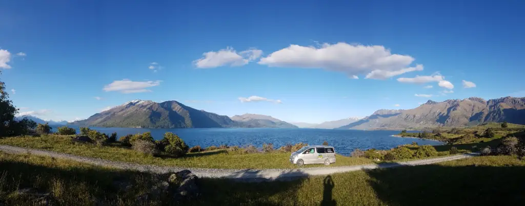 Endroit calme et reculé pour dormir au bord du lac Wakatipu en nouvelle-zélande