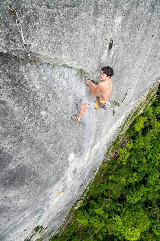 Alexis Guérin dans un 8b à Freyr en Belgique