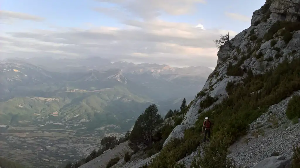 approche vers la Pena Montanesa pour l'ascension de Caminant