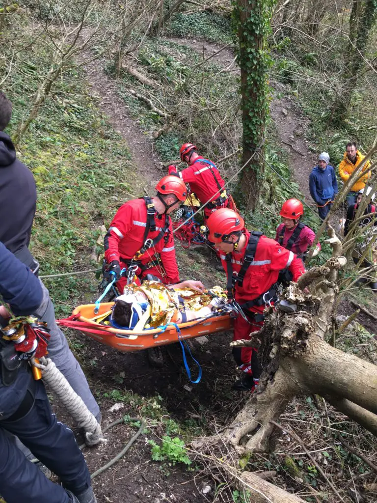 Evacuation par les secouristes après mon accident d'escalade