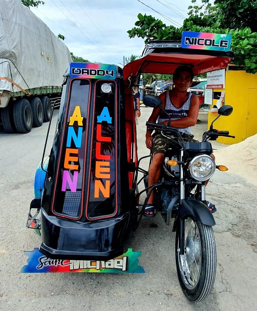 Le taxi, tuk-tuk, moyen de locomotion local des Philippines