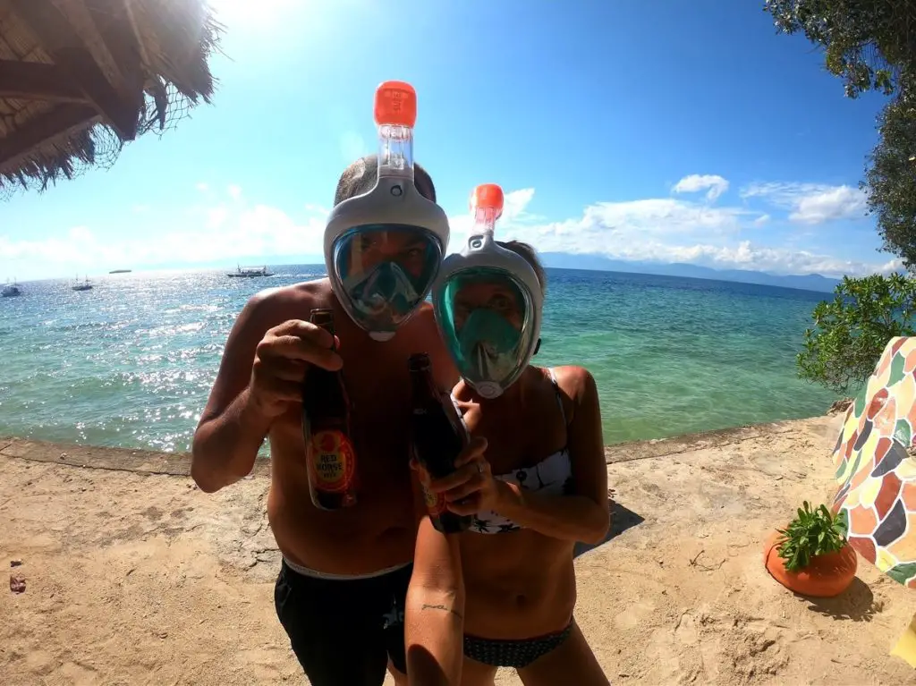 Même au paradis on n’oublie pas l’apéro local des Philippines avec la bière RED HORSE