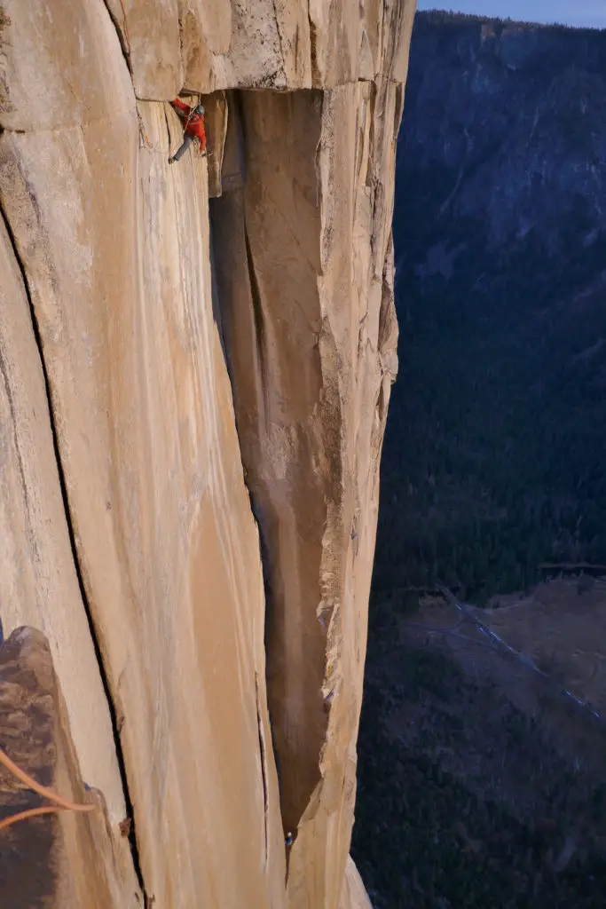 Alexis Guérin grimpant dans el capitan dans El Corazon 8a/5.13b au Yosemite