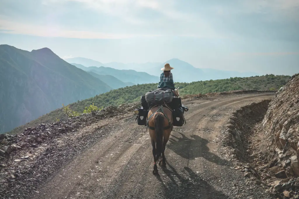 Dans les montagnes d'Albanie durant nos 2 mois de traversée à cheval