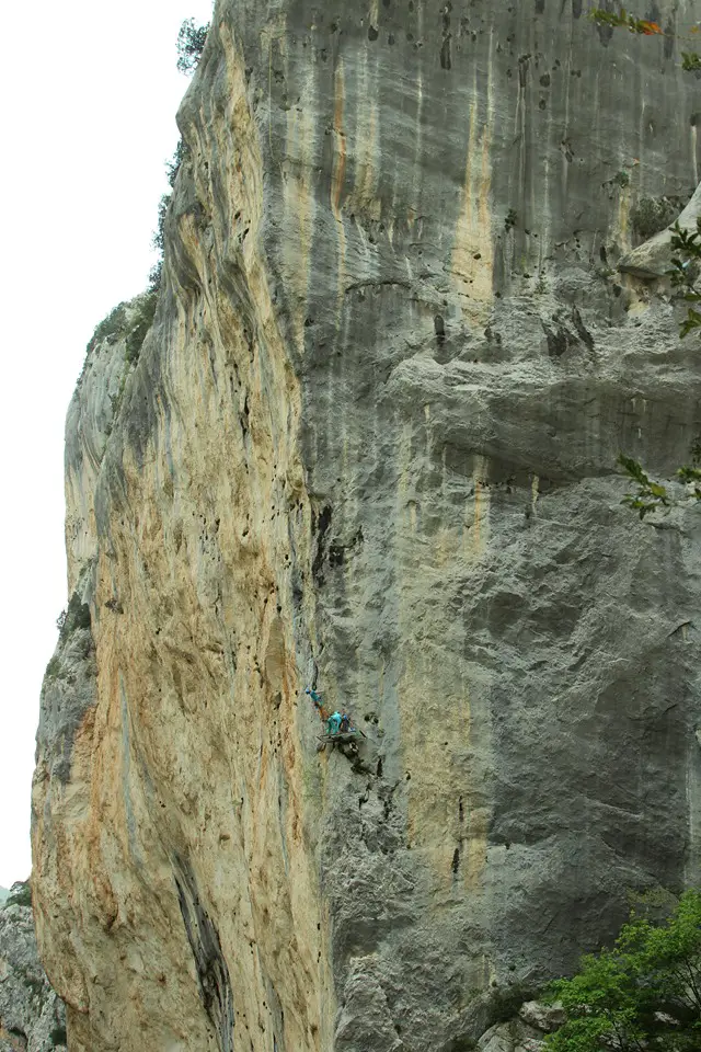 Grimpe sur les naufragés voie d'escalade au Verdon