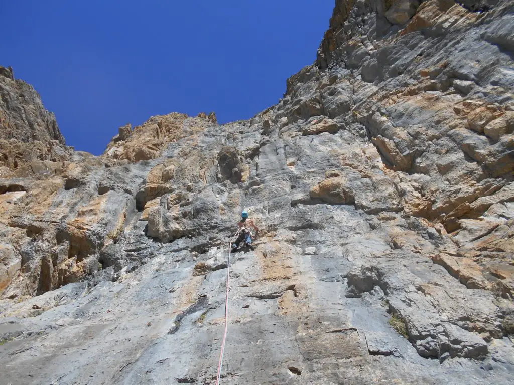 L1 de « Sol y Mosca », un très beau 7a à Ordesa