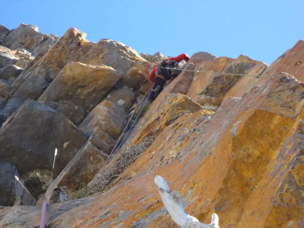 L3, 7a avec deux chaussons gauches aux pieds dans Los Mononeurona à Ordesa