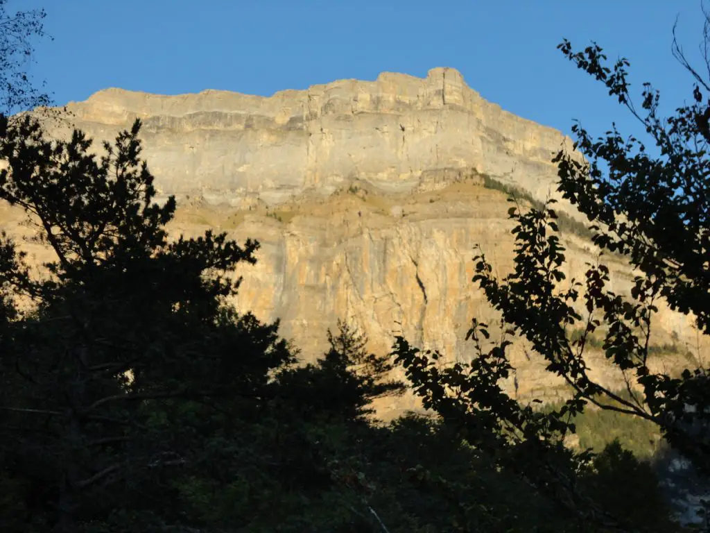 La falaise du Fraucata au parc national de Ordesa en Espagne