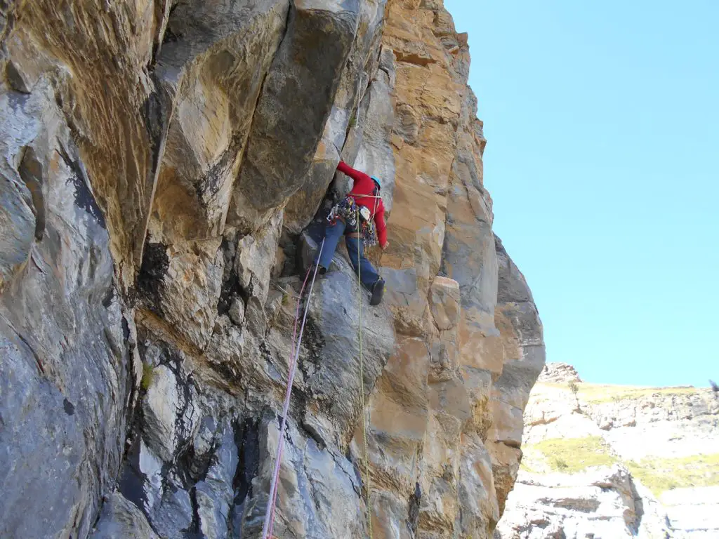 Un très beau 7a+ dans Los Prismaticos de Gavin à Ordesa