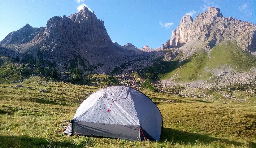 A proximité du refuge du Chardonnet, bivouac de luxe après une journée d'effort dans les ecrins