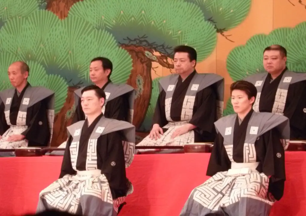 Acteurs du théâtre Kabuki au Japon, pendant la représentation