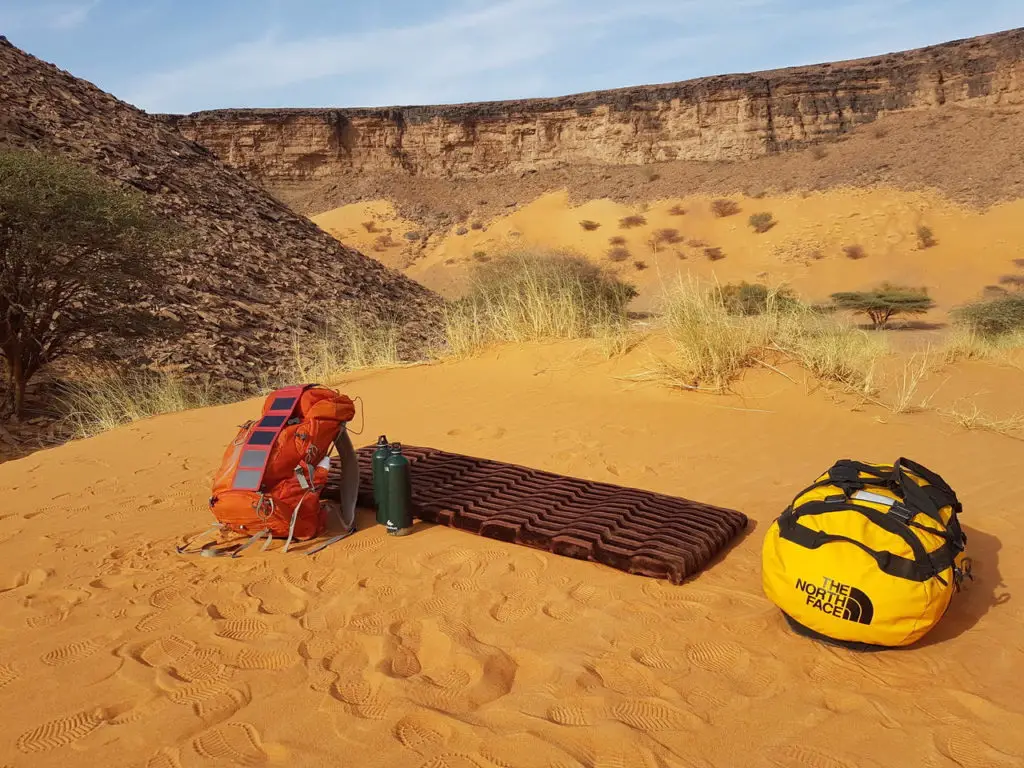 Equipement bivouac pour dormir dans le désert de Mauritanie