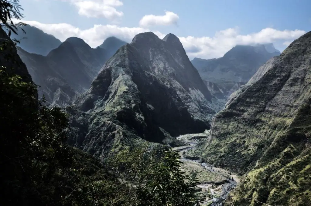 La vue magique qui s'offre à toi en arrivant dans le cirque de Mafate sur l'ile de la Réunion