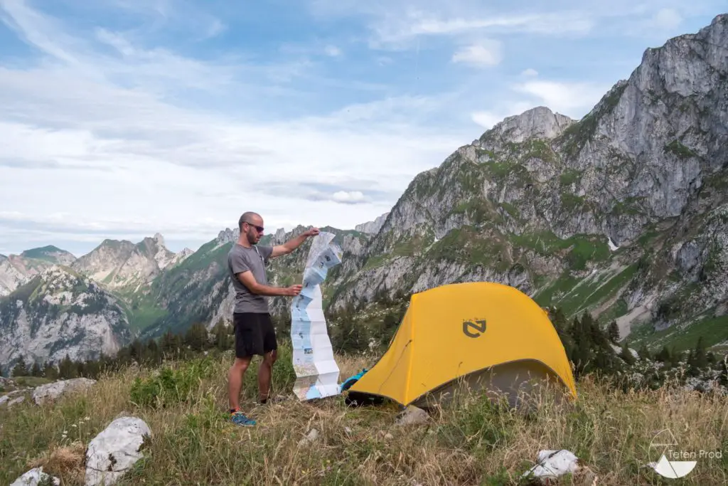 Premier bivouac avec ma tente Nemo sur la grande traversée des alpes