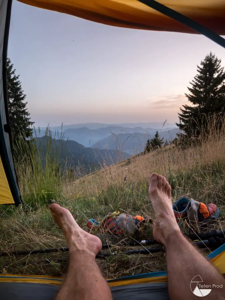 un des derniers bivouac de la grande traversée des Alpes