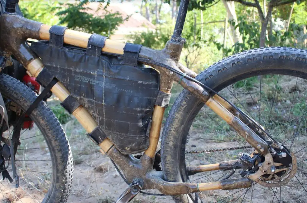 Cadre en Bambou de nos vélos pour notre tour du Monde