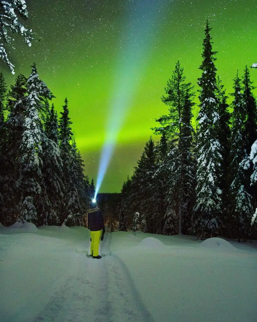 Lampe frontale Ledlenser pour découvrir les aurores boréales