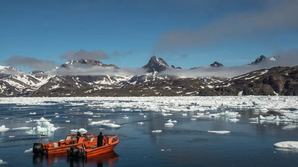 Le groenland une destination insolite pour des vacances en juillet