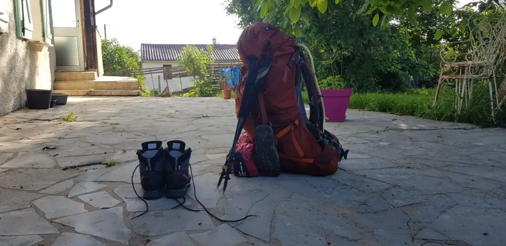 équipement et matériel de camping pour 4 jours de randonnée dans le lot