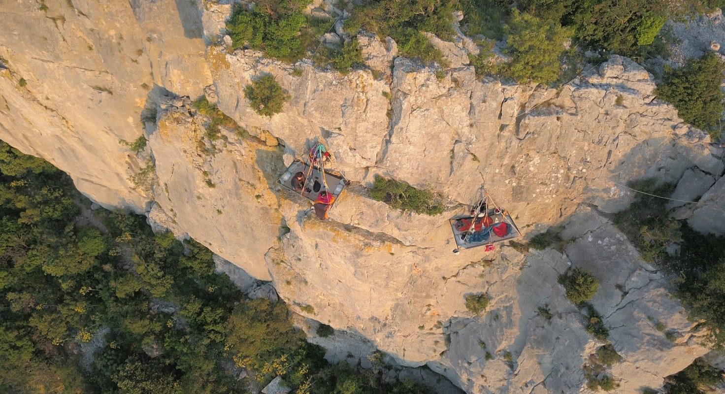 nuit en portaledge à l'hortus pres de montpellier