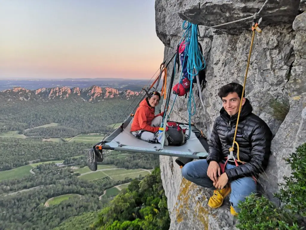 Nuit en portaledge.Chambre avec vue sur le deuxième portaledge