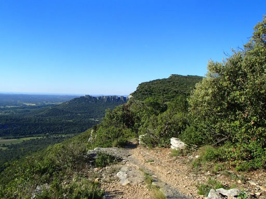 Sur le chemin de crete de l'Hortus pour installer le portaledge