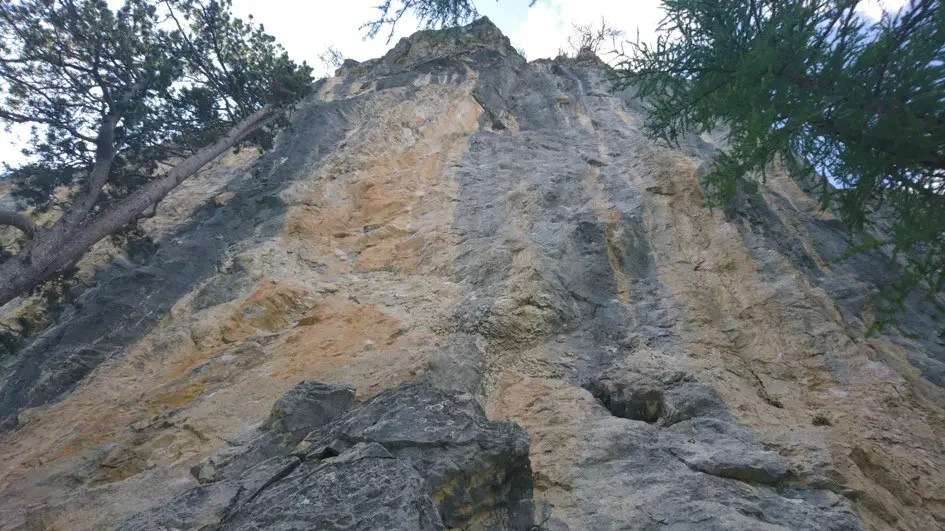 La falaise d'escalade de Tournoux au secteur La Ruée vers l'or