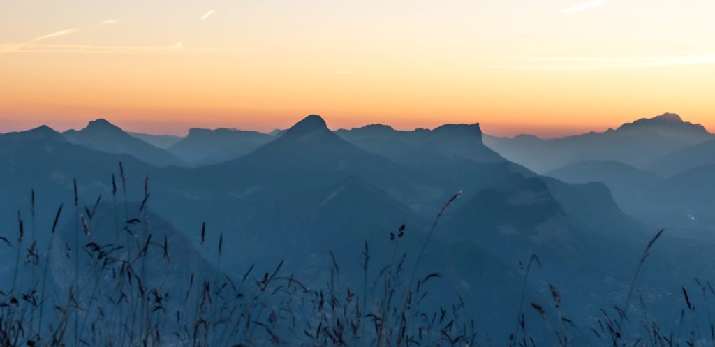 levé de soleil sur les montagnes du Vercors