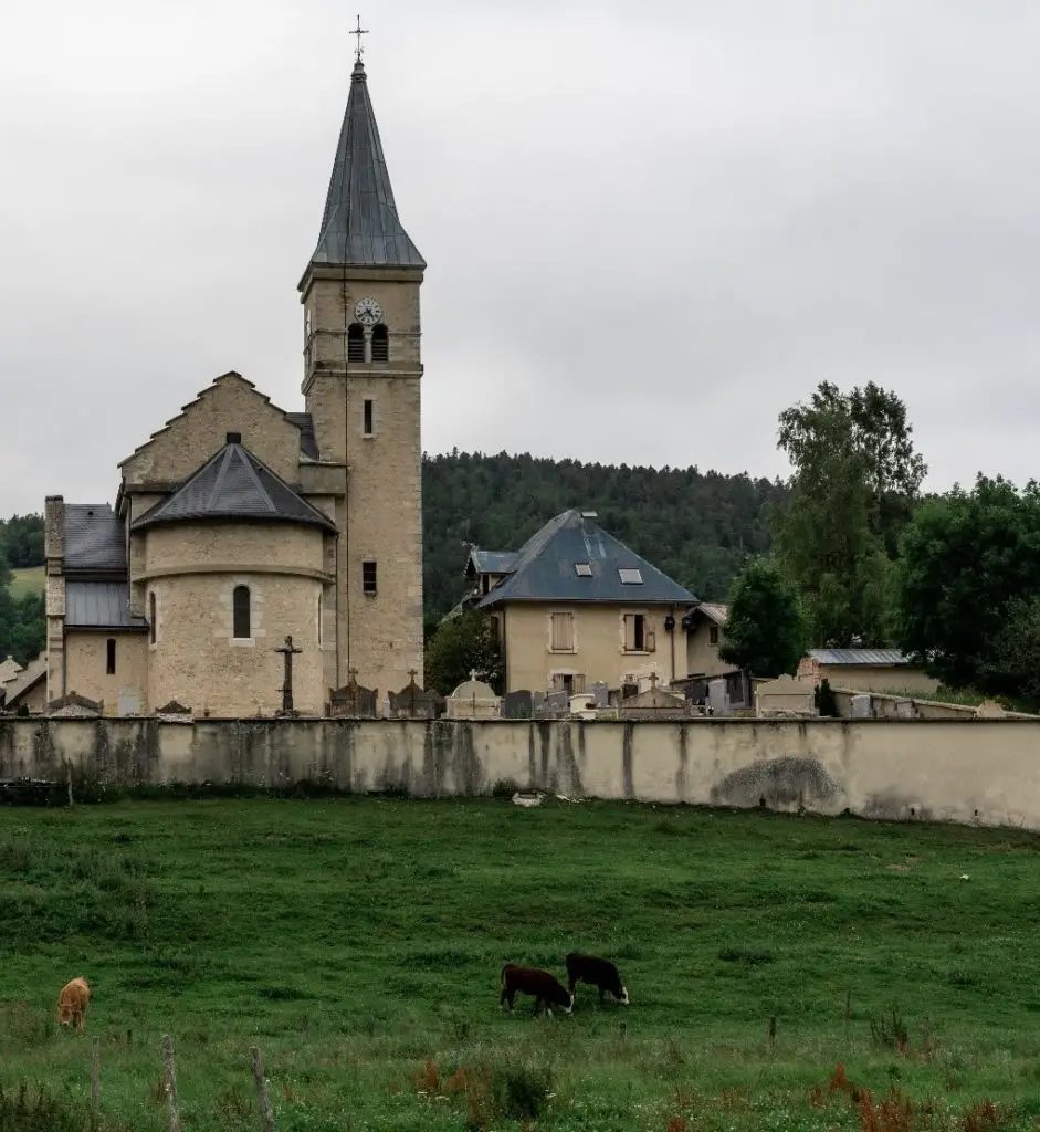 Village du Vercors et son église