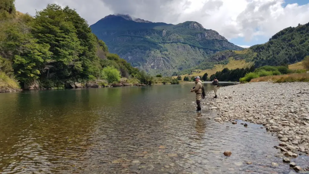 Magnifique rivière de pêche au chili 