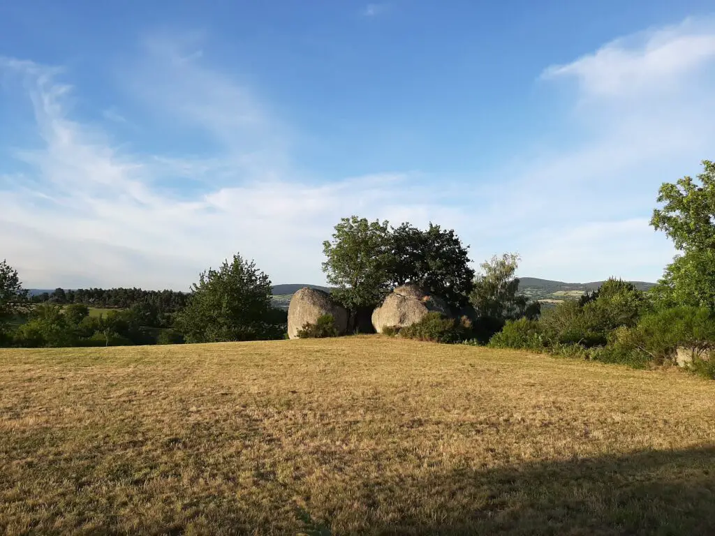 Arrivée sur les champs de blocs de Charraix dans les gorges du Haut-allier