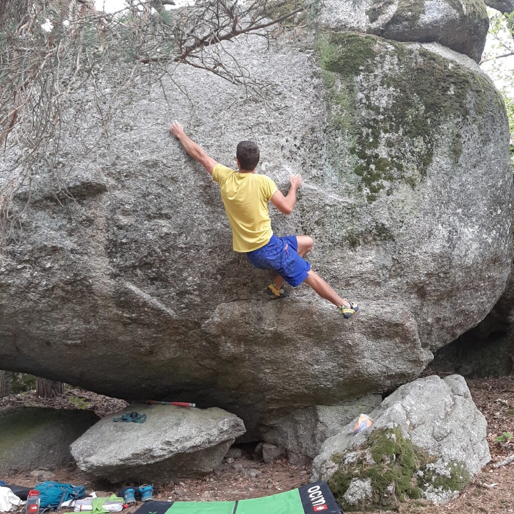 Sven BARTHELEMY  dans le bloc Mars Attack 7A+ à Charraix