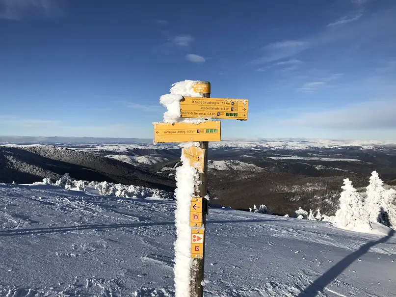 Arrivée au Mont aigoual en raquette à neige