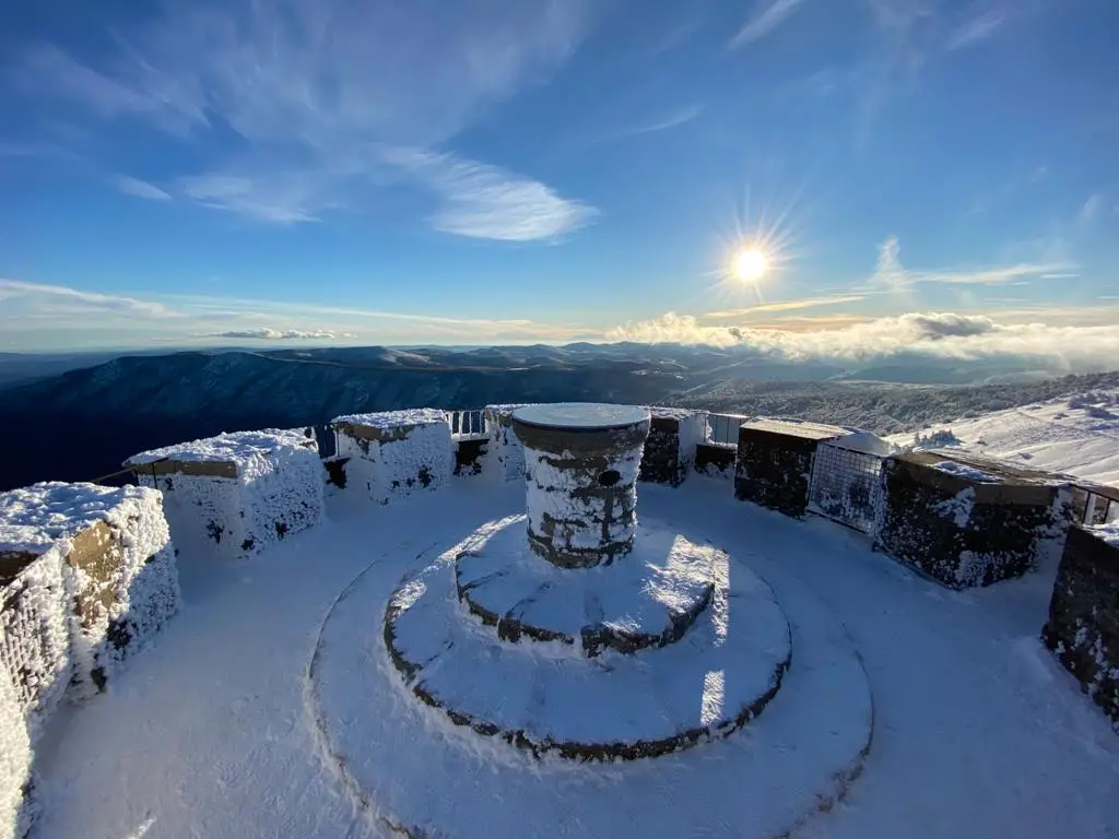 Du sommet de l'observatoire du Mont aigoual en plein Hiver