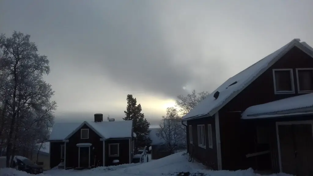 Kiruna à 10h du matin en laponie suédoise