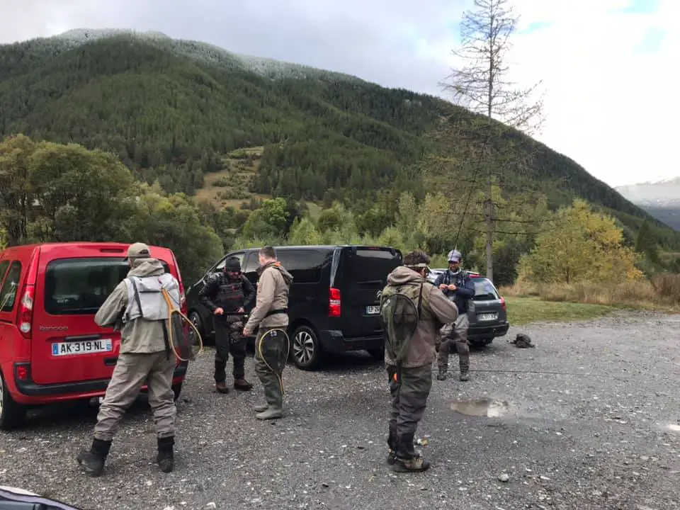 Préparatif pour notre trip pêche à la mouche sur le Guil pres d'abries