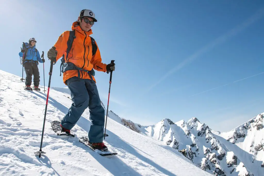 Comment choisir ses raquettes à neige pour partir à la montagne ? - La Voix  du Nord