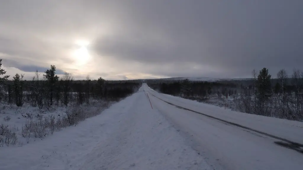 Route reliant Kiruna et Kurravaara en Suède