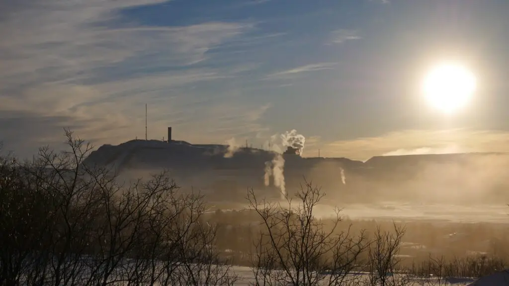 Vue sur l’exploitation minière de Kiruna à partir de Luossavaara