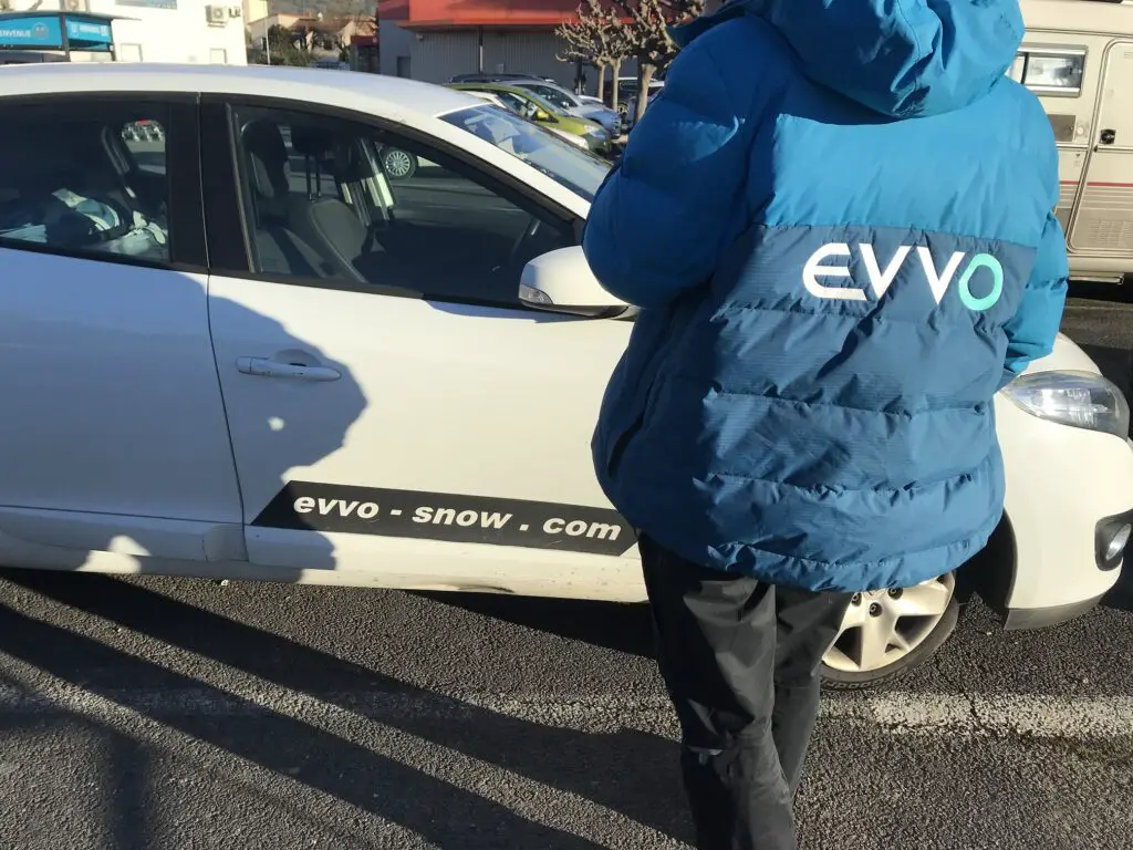 Départ pour test raquettes à neige EVVO