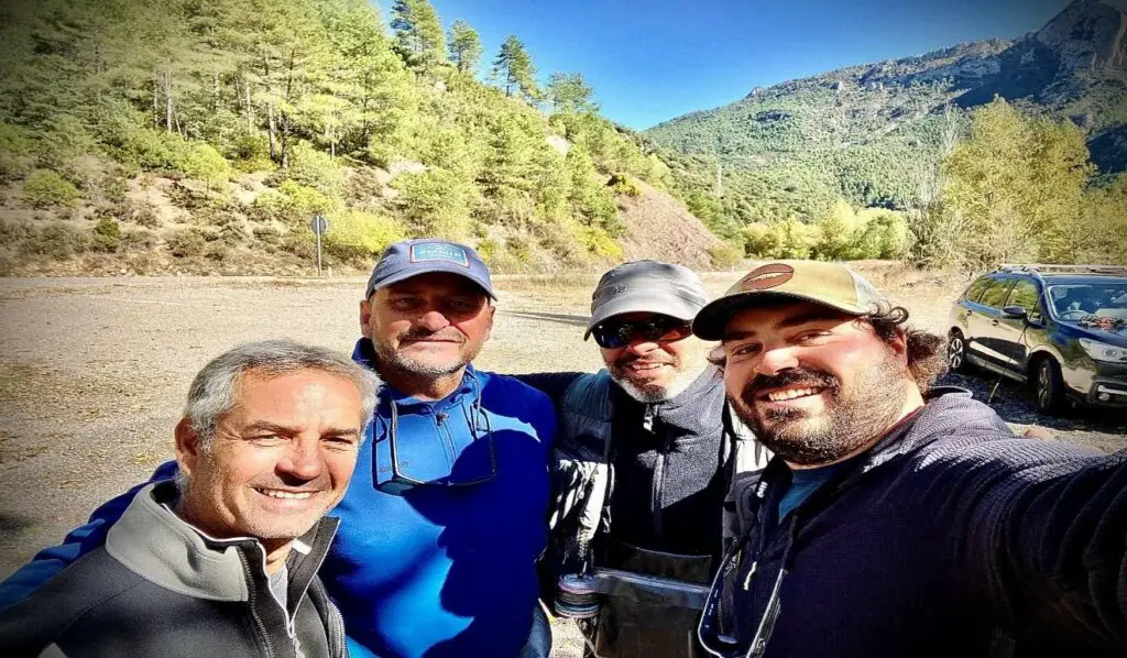 De gauche à droite Alexandre RODRIGUES, Thierry LELIEVRE, Carles un pêcheur Catalan, et moi lors du séjour en Catalogne