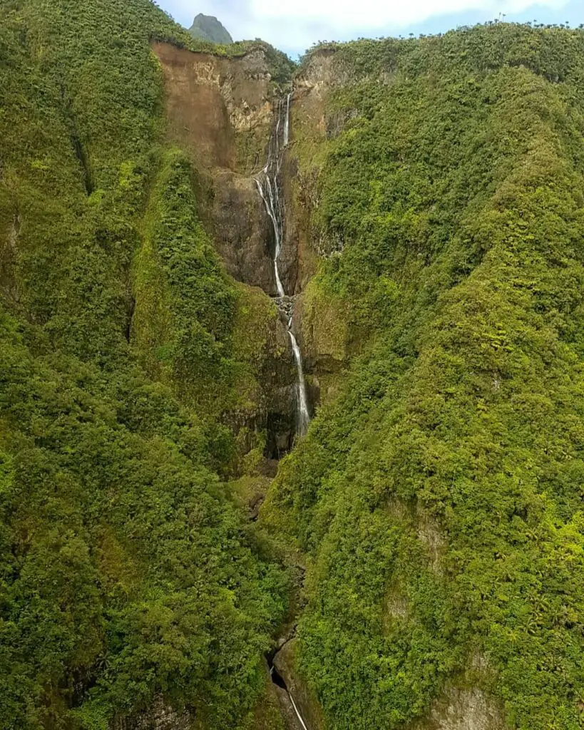 Successions de Cascades d'eau à la Réunion le paradis pour le canyoning