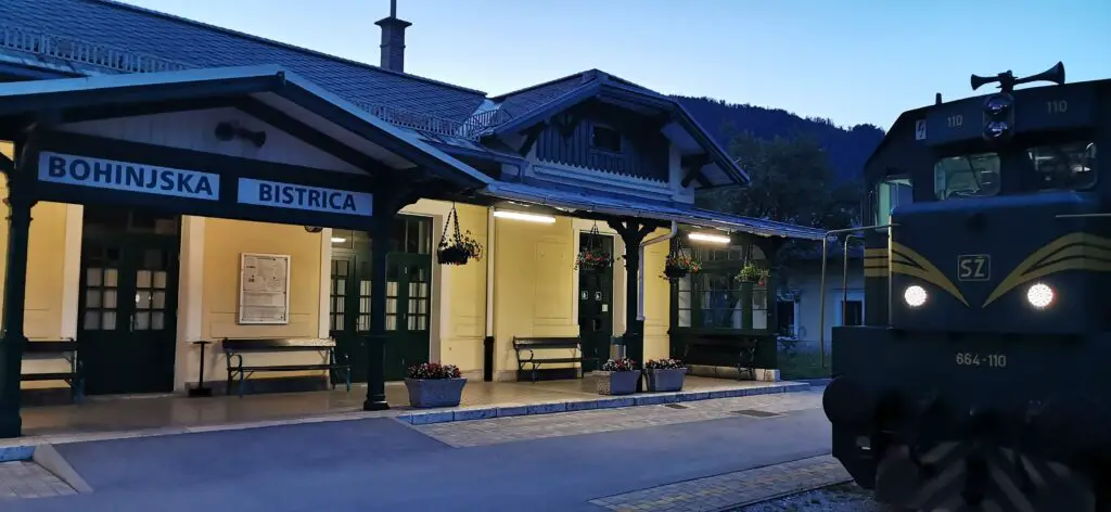 Arrivée à la gare de Bohinjska Bistrica